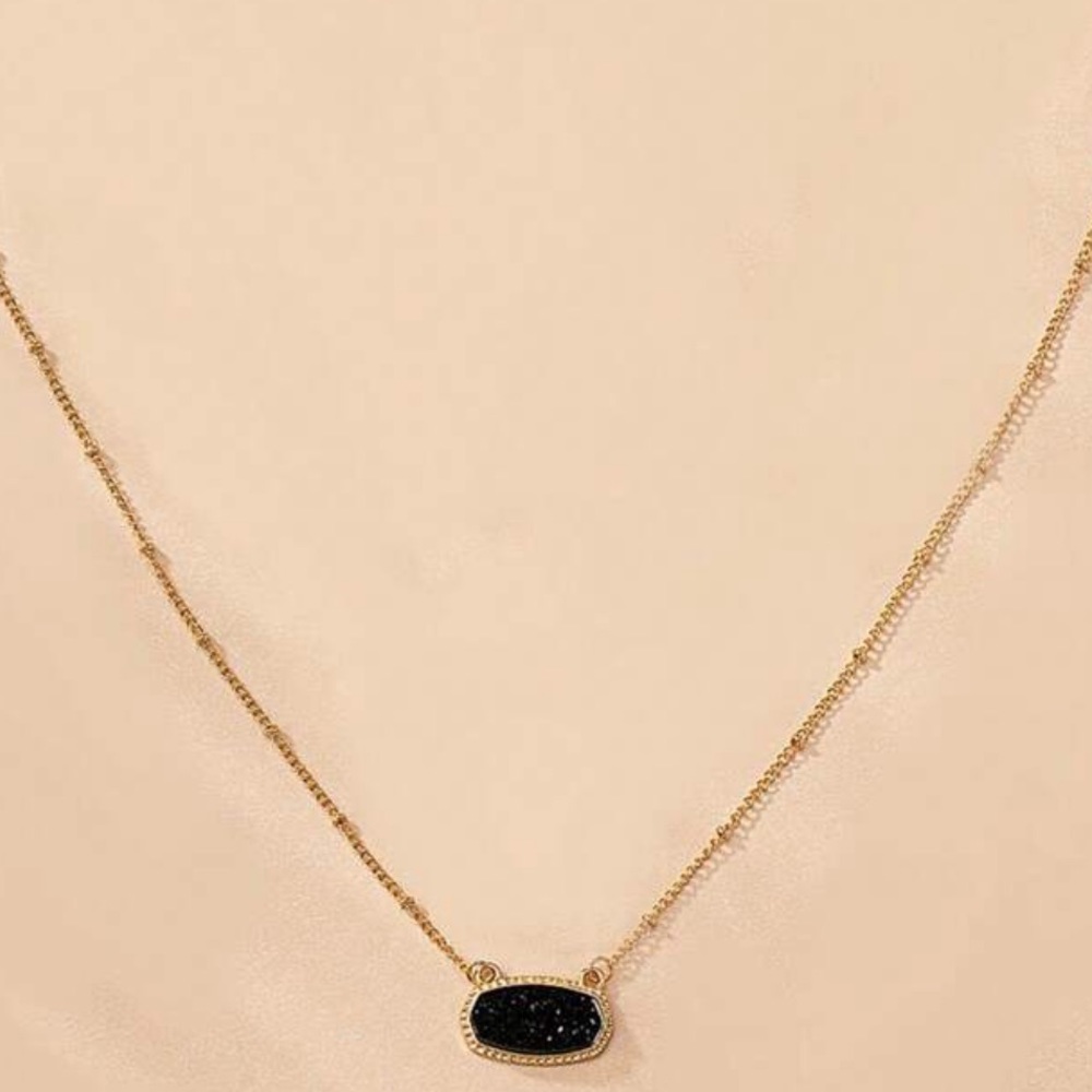 Stellar sparkly black necklace🌙